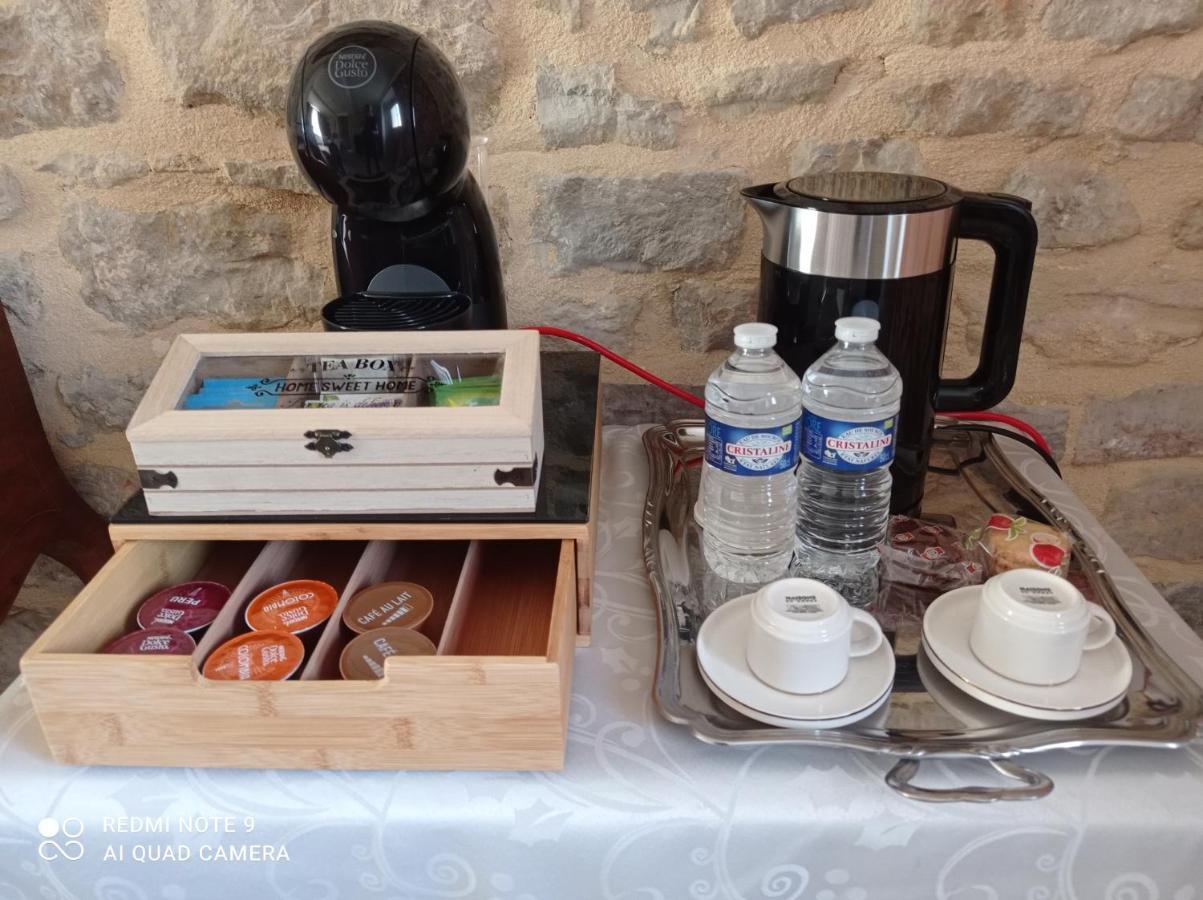 Bed and Breakfast Ferme Aux Leopards Normands Mandeville-en-Bessin Exterior foto