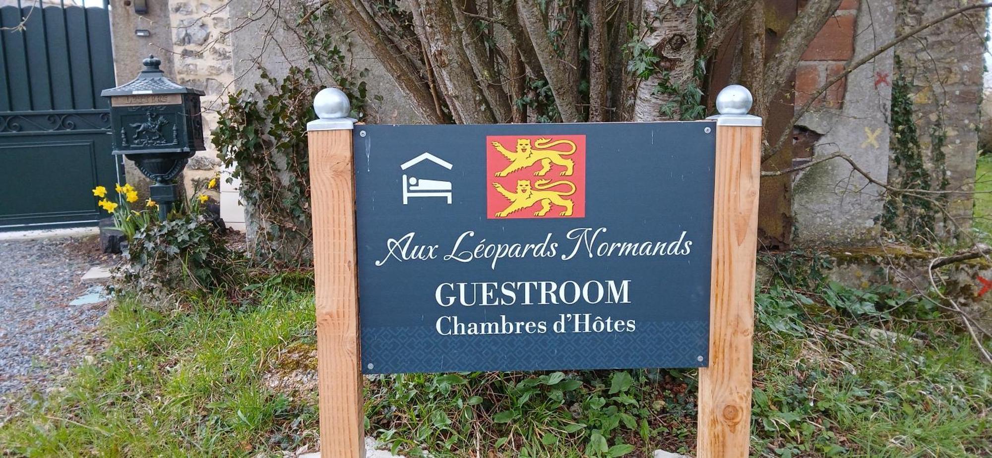 Bed and Breakfast Ferme Aux Leopards Normands Mandeville-en-Bessin Exterior foto