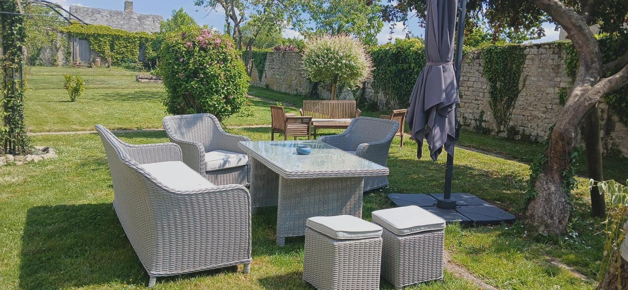Bed and Breakfast Ferme Aux Leopards Normands Mandeville-en-Bessin Exterior foto